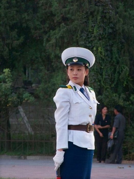 Police Women from the Different Countries (53 pics)