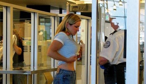 TSA Sexy Maneuvers (25 pics)