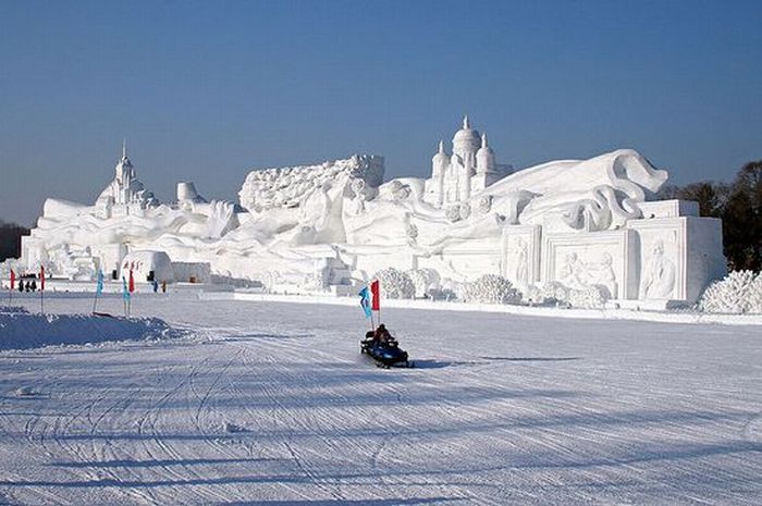 Amazing Snow Sculptures (53 pics)