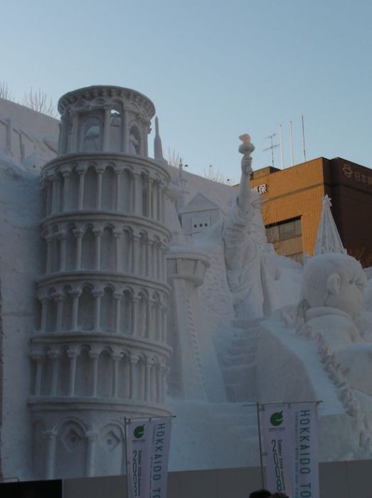 Amazing Snow Sculptures (53 pics)