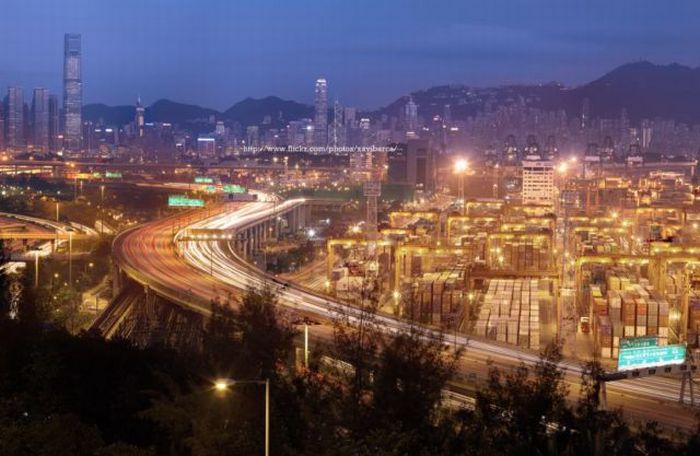 International Commerce Centre in Hong Kong (33 pics)