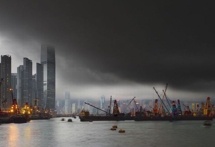 International Commerce Centre in Hong Kong (33 pics)