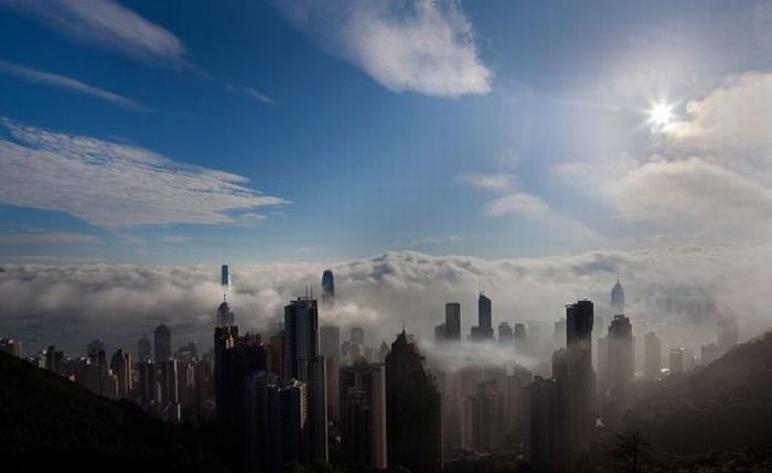 International Commerce Centre in Hong Kong (33 pics)