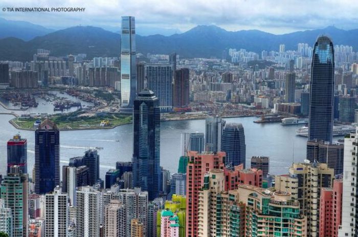 International Commerce Centre in Hong Kong (33 pics)