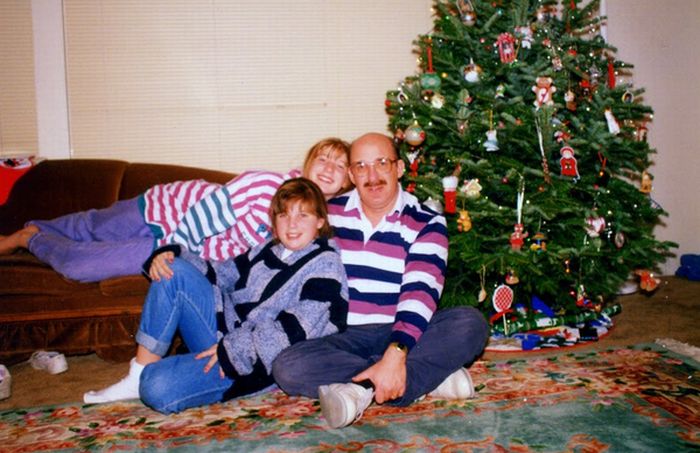 Awkward Christmas Photos From 1992 (25 pics)