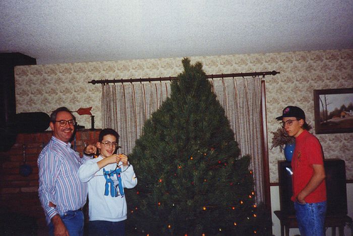 Awkward Christmas Photos From 1992 (25 pics)