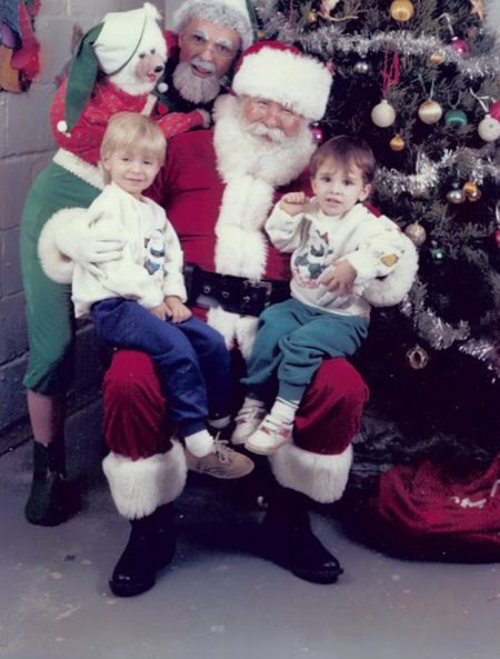 Awkward Christmas Photos From 1992 (25 pics)