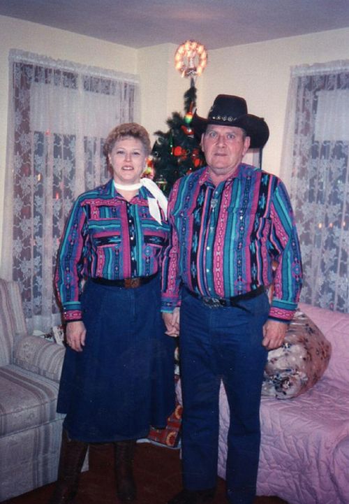 Awkward Christmas Photos From 1992 (25 pics)