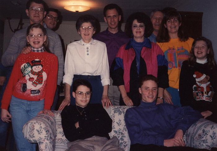 Awkward Christmas Photos From 1992 (25 pics)