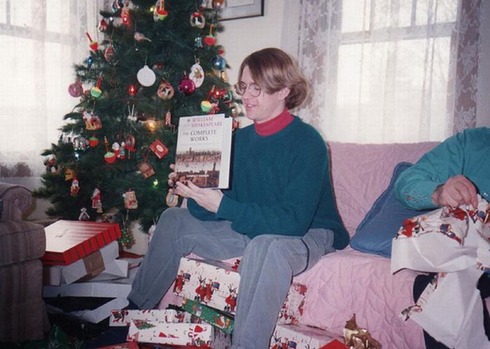 Awkward Christmas Photos From 1992 (25 pics)