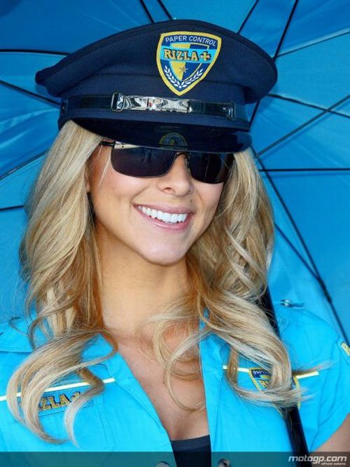 Sexy MotoGP Girls (30 pics)