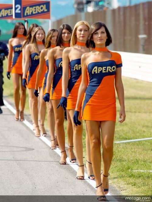 Sexy MotoGP Girls (30 pics)