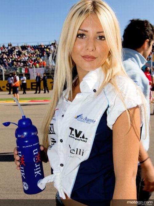 Sexy MotoGP Girls (30 pics)