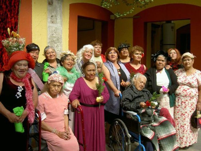 A Shelter for Retired Prostitutes in Mexico (37 pics)