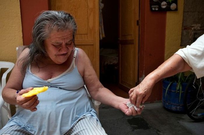A Shelter for Retired Prostitutes in Mexico (37 pics)