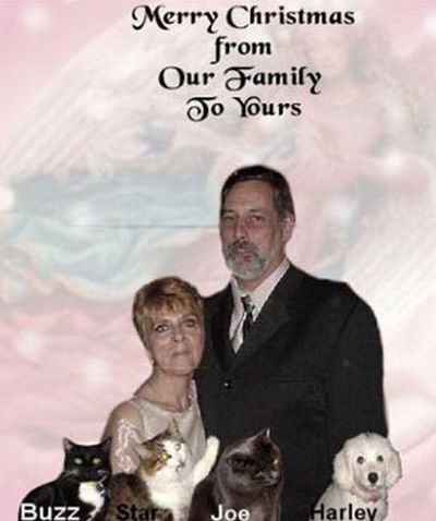 How Not to Do a Family Card (20 pics)