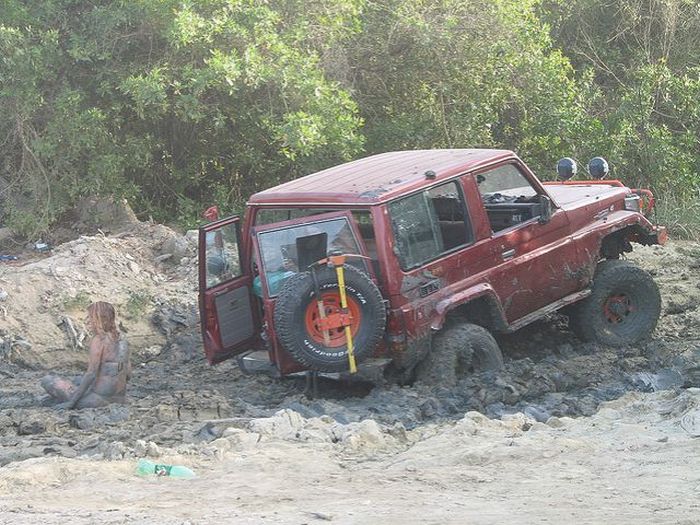 These Guys Are Badly Stuck (7 pics)