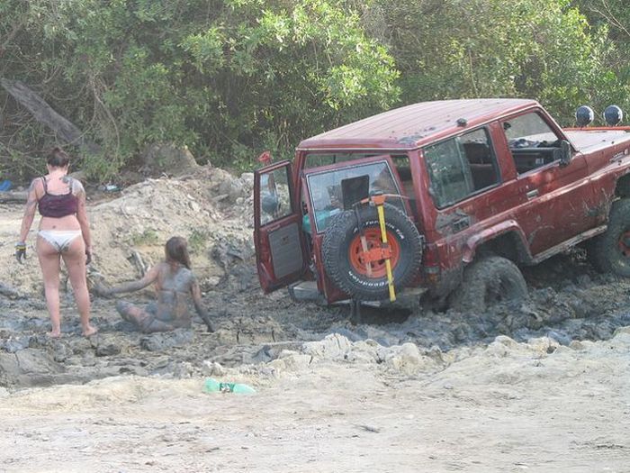 These Guys Are Badly Stuck (7 pics)