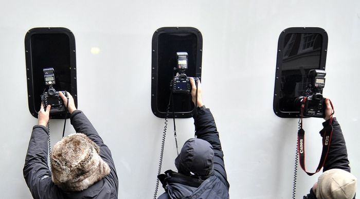 Who Is the Celebrity? (2 pics)