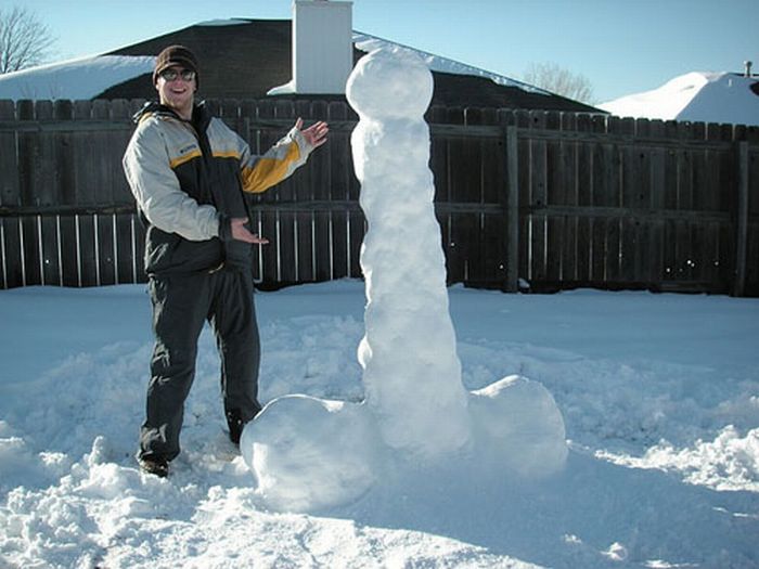 Posing with Snow Dicks (30 pics)