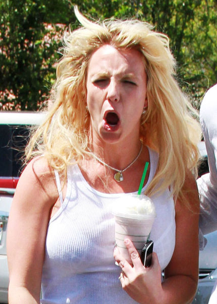 Funny Celebrity Candids of 2010 (40 pics)