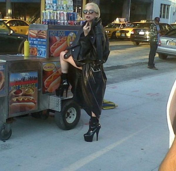 Funny Celebrity Candids of 2010 (40 pics)