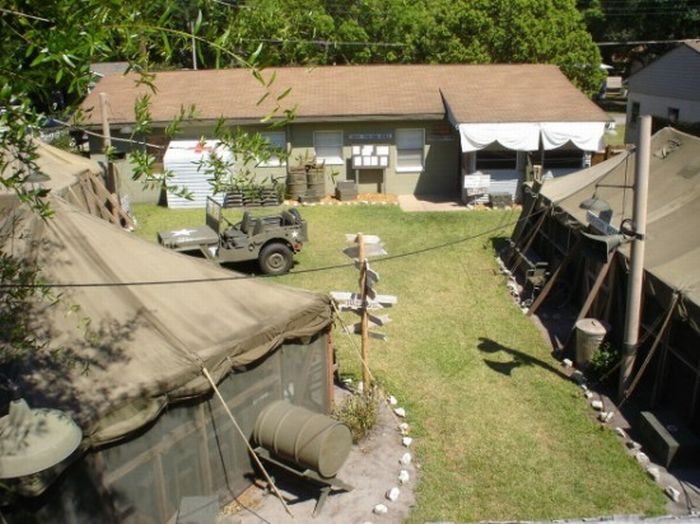 Fan Builds M.A.S.H. Set in His Own Backyard (7 pics)