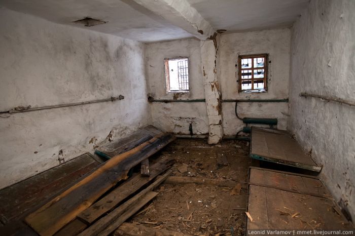 Abandoned Russian Prison (39 pics)