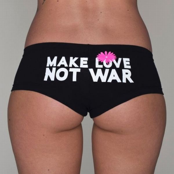 Things Written on Butts (28 pics)