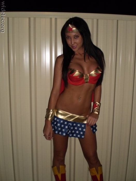 Awesome Costumes (99 pics)