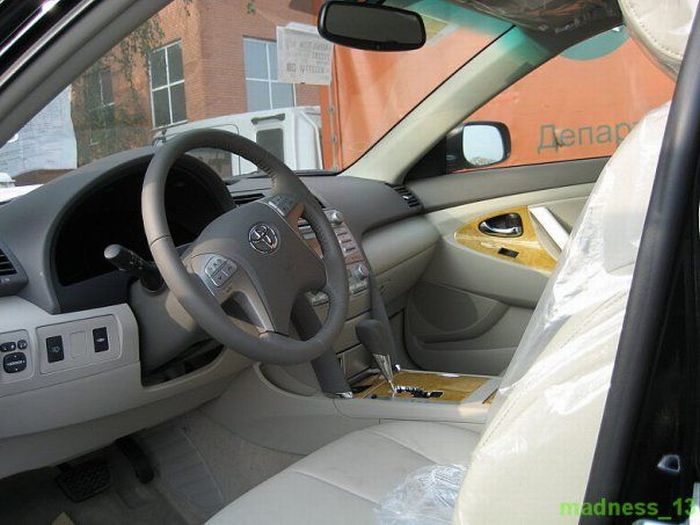 Demolition of Smuggled Cars in Russia (22 pics)