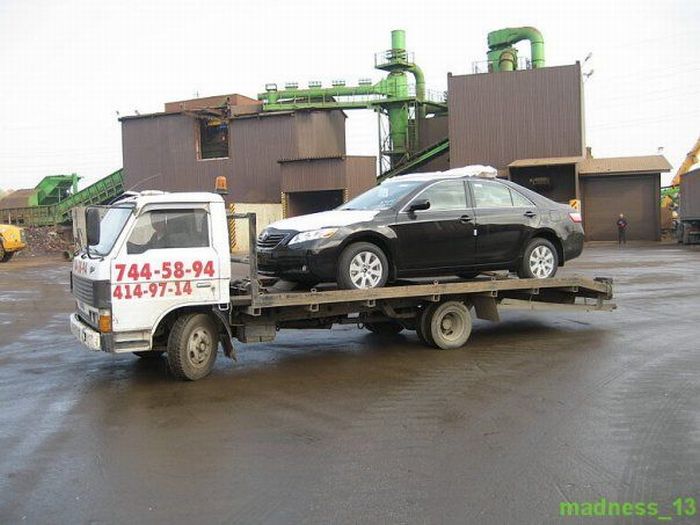Demolition of Smuggled Cars in Russia (22 pics)