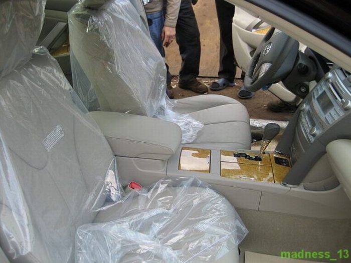 Demolition of Smuggled Cars in Russia (22 pics)