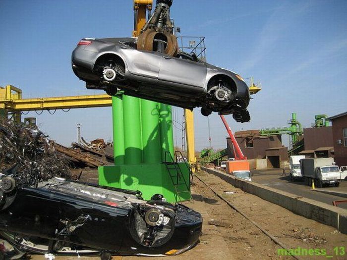 Demolition of Smuggled Cars in Russia (22 pics)