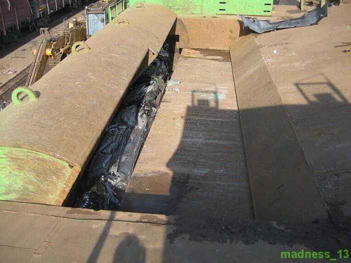 Demolition of Smuggled Cars in Russia (22 pics)