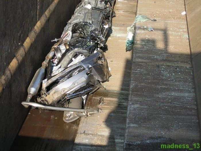 Demolition of Smuggled Cars in Russia (22 pics)