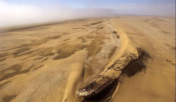 Abandoned and Wrecked Ships (67 piсs)