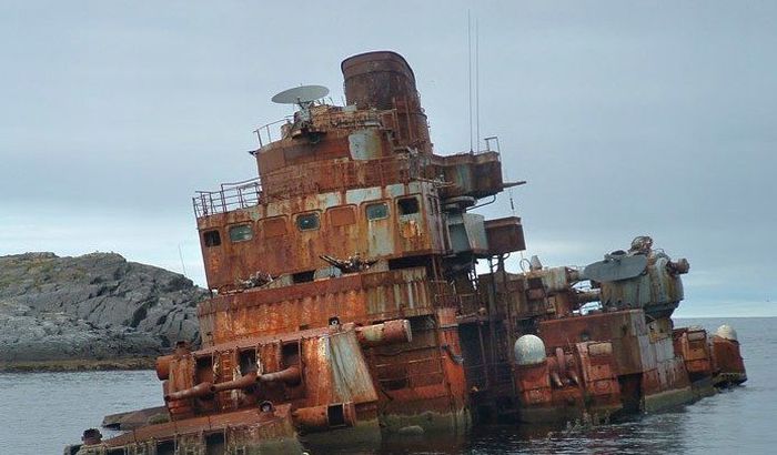 Abandoned and Wrecked Ships (67 piсs)