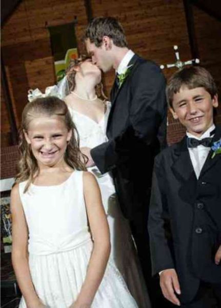 Funny Wedding Photos (31 pics)