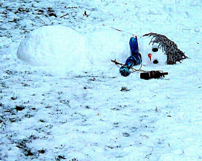 Drunk Snowmen (30 pics)