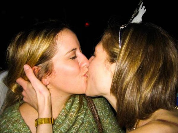 Girls Kissing at New Year Parties (91 pics)