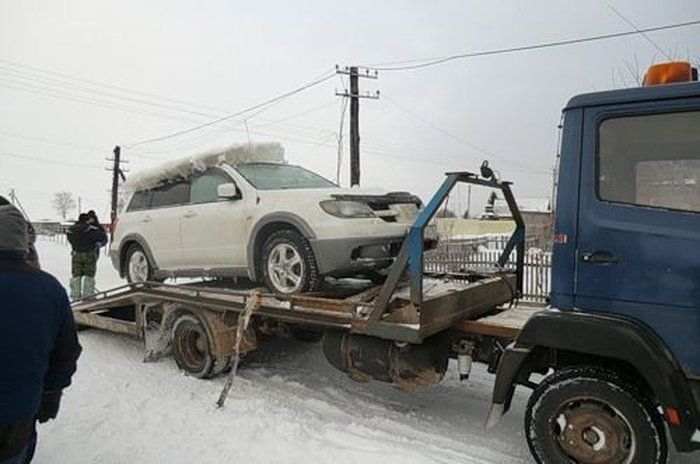 Sunken Car (18 pics)