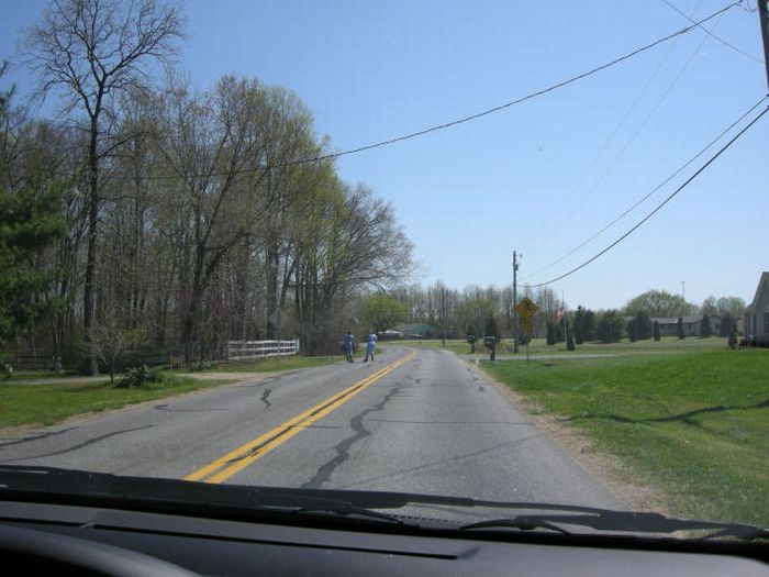 Rollerblading Amish People (32 pics)