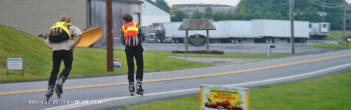 Rollerblading Amish People (32 pics)