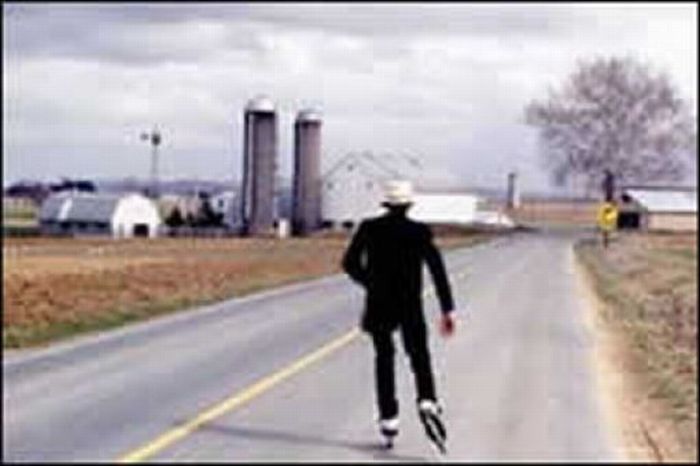 Rollerblading Amish People (32 pics)