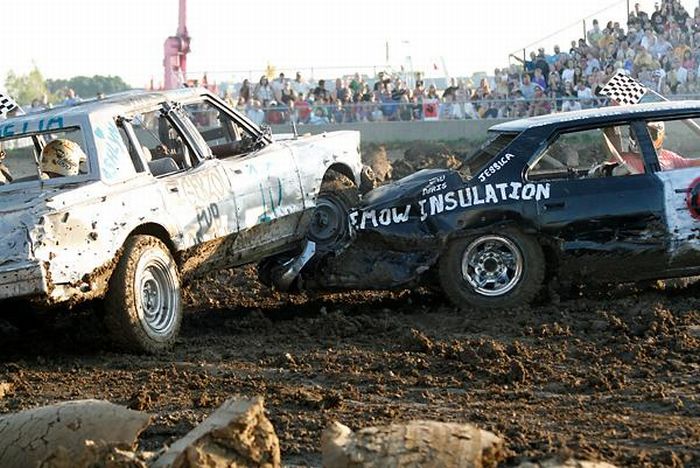 Demolition Derby (27 pics)