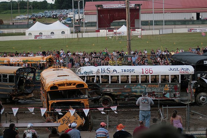 Demolition Derby (27 pics)