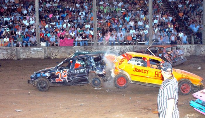 Demolition Derby (27 pics)