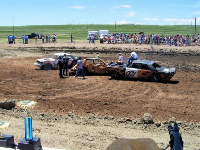 Demolition Derby (27 pics)