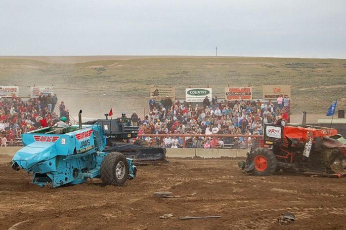 Demolition Derby (27 pics)